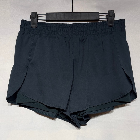 Girlfriend Collective Trail Shorts Moss Size Medium - Picture 2 of 7